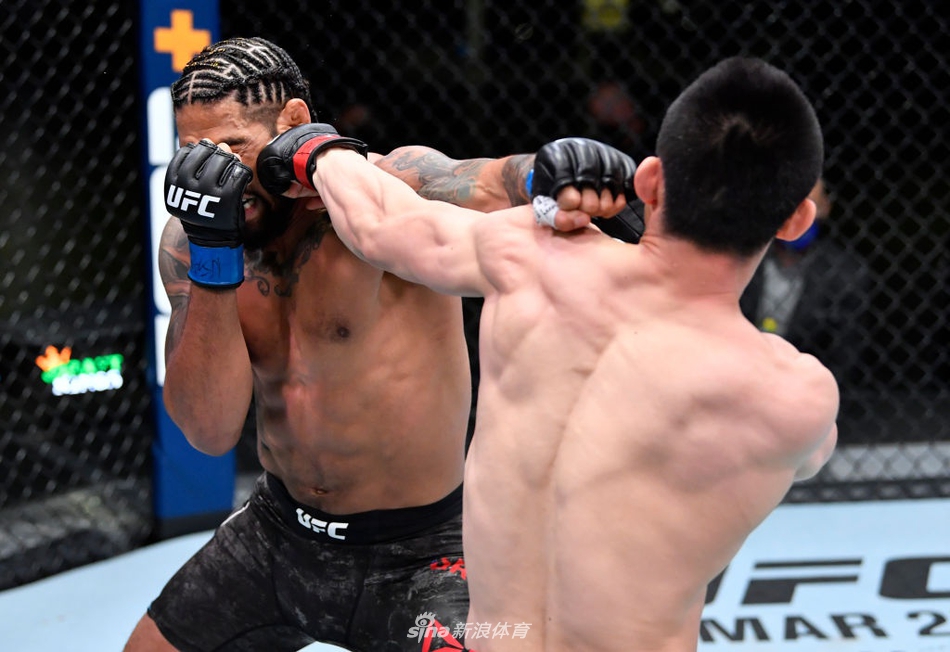 UFC宋克南首回合遭KO