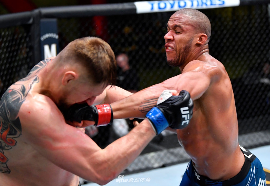 西里尔-盖恩 VS 亚历山大-沃尔科夫 (3)