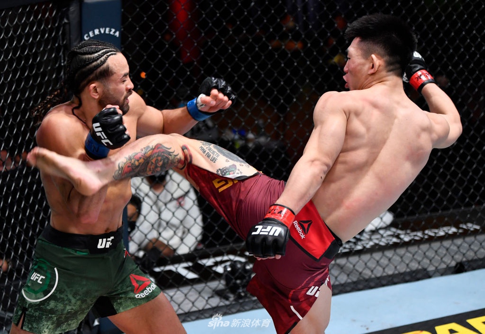 UFC宋亚东不敌菲利普斯