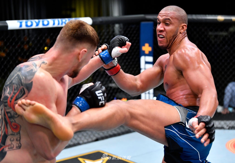 西里尔-盖恩 VS 亚历山大-沃尔科夫 (5)