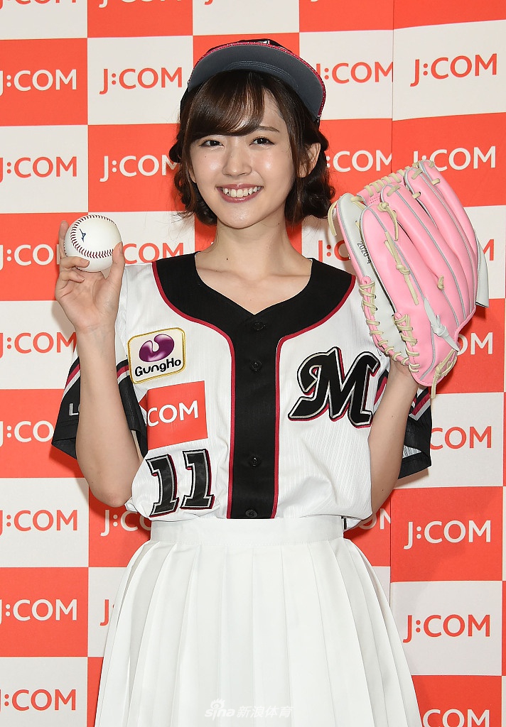 铃木爱理变身棒球美少女