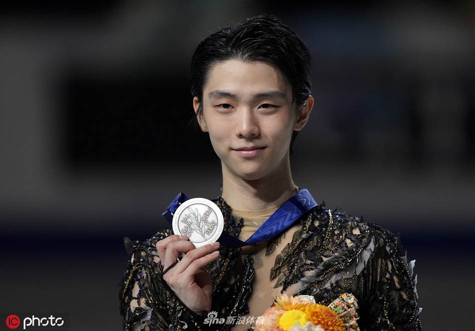 花滑世锦赛羽生结弦破300分摘银