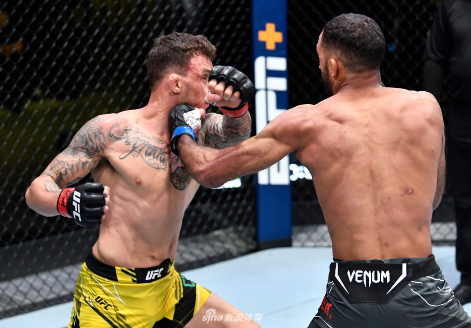 雷纳托-莫伊卡诺 VS 杰-赫伯特 (1)