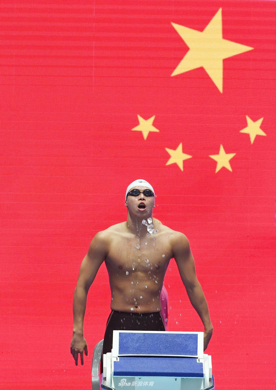 世锦赛李朱濠无缘男子100米蝶泳决赛
