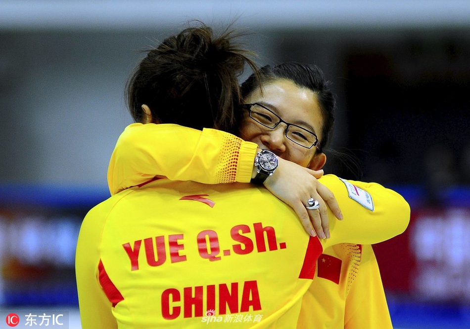 女子冰壶队队长王冰玉宣布退役