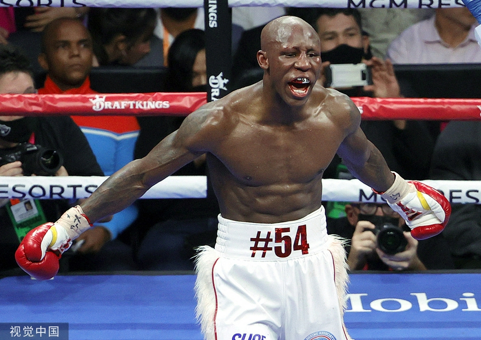 帕奎奥不敌乌加斯 无缘WBA拳王金腰带