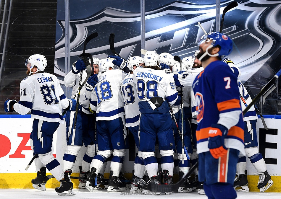 NHL坦帕湾闪电挺进总决赛