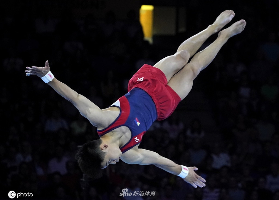 世锦赛菲律宾选手夺男子自由体操冠军