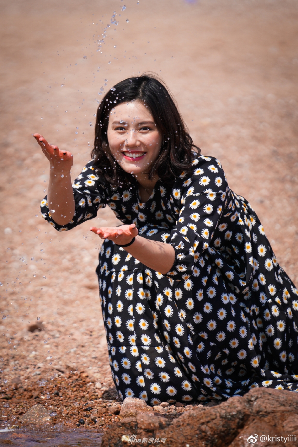 游泳女神刘湘美照 春意盎然活力清新