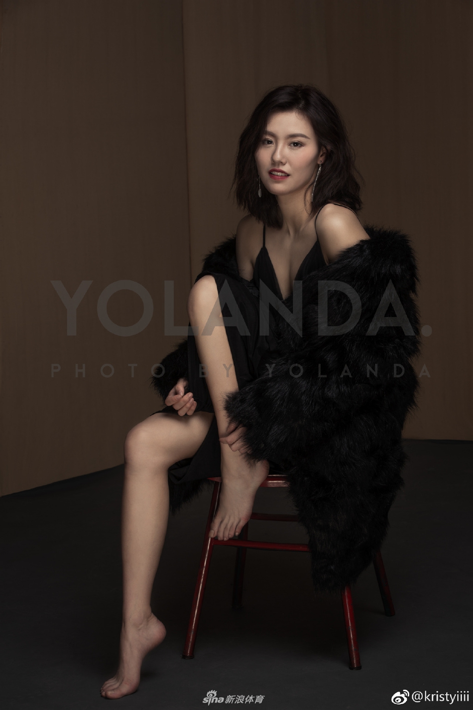 游泳女神刘湘性感写真 大秀事业线