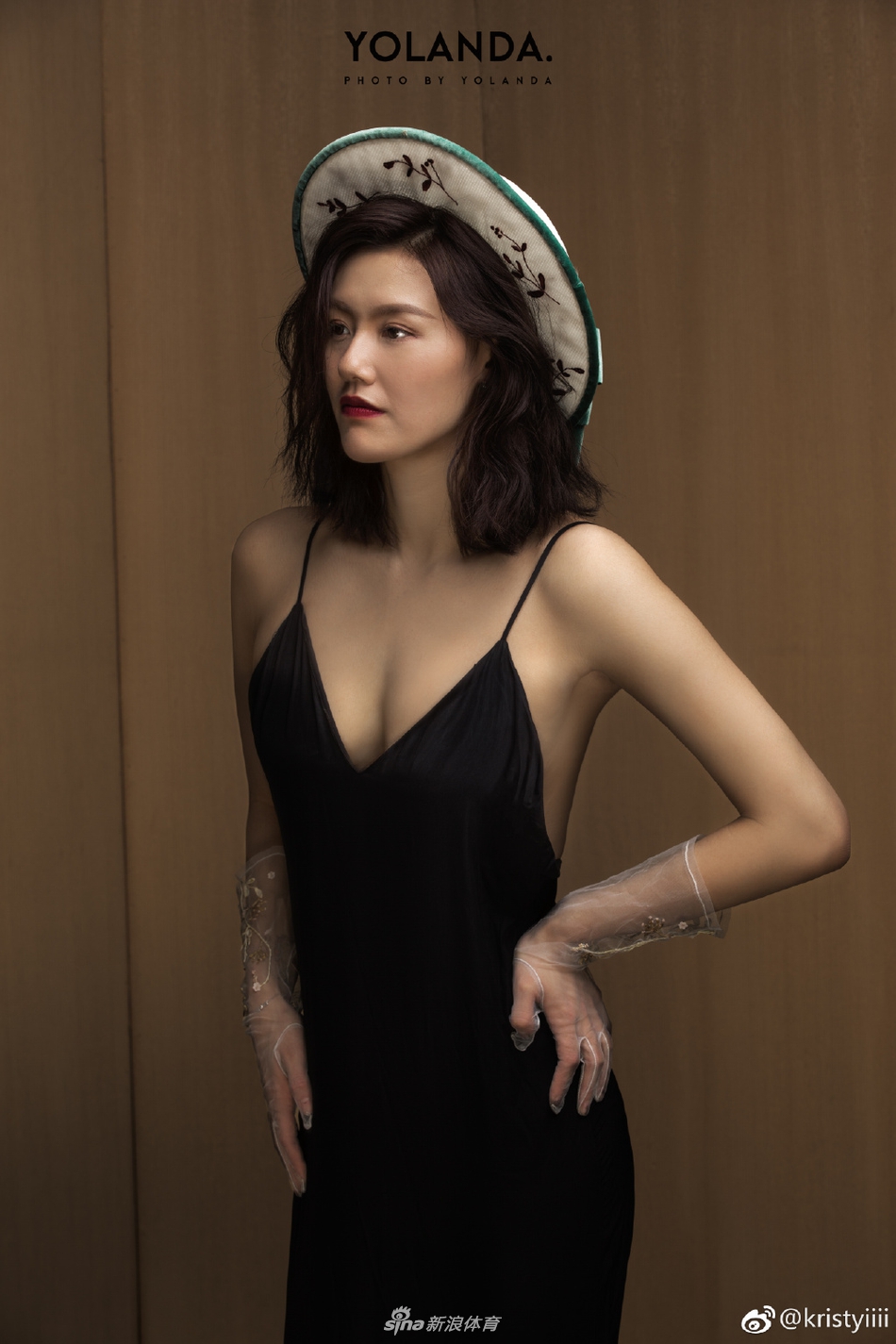 游泳女神刘湘性感写真 大秀事业线