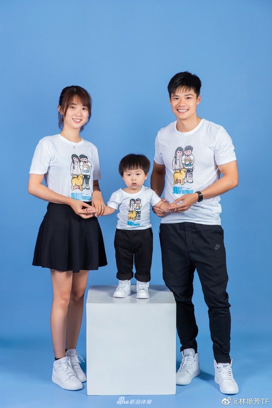 苏炳添温馨全家福