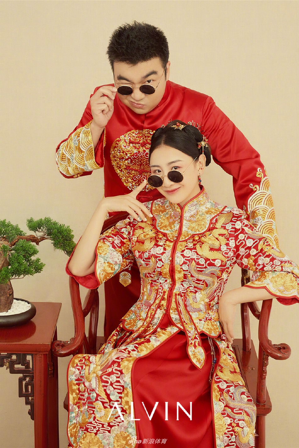 蹦床公主何雯娜晒婚纱照