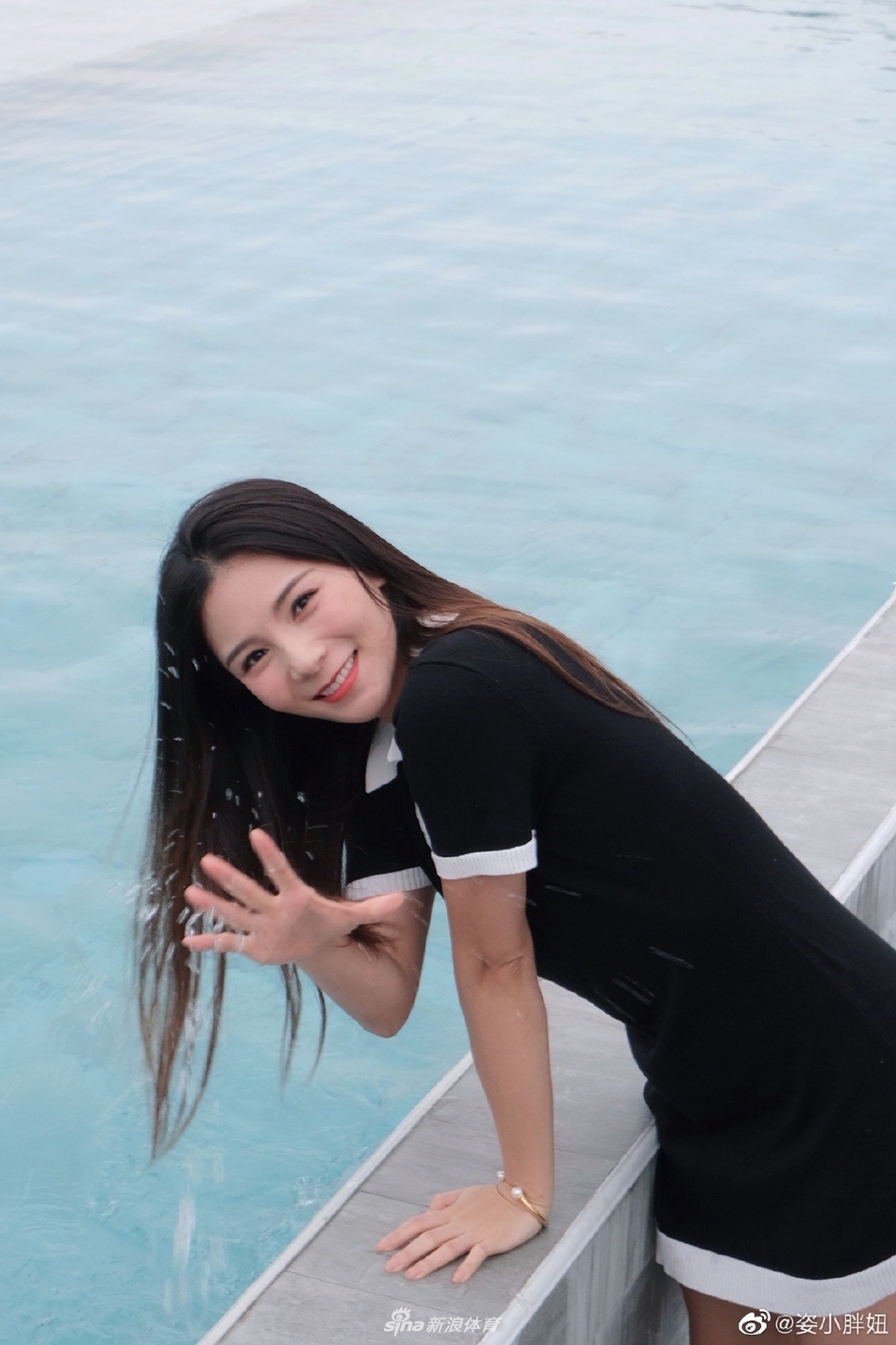 何姿晒美照：大家都去哪玩了？