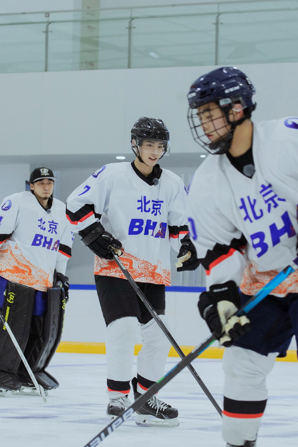 肖战担任冰球运动推广大使