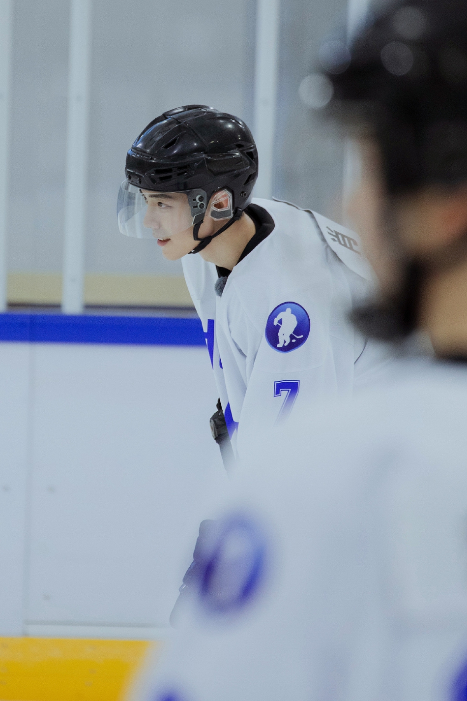 肖战担任冰球运动推广大使