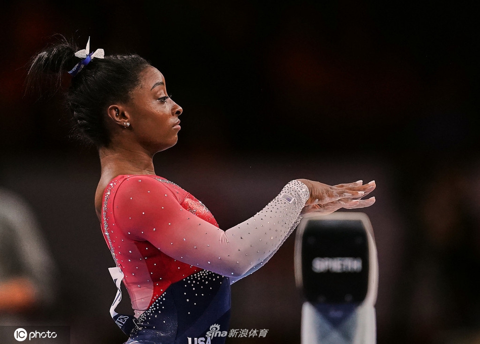 体操世锦赛美国女团夺冠