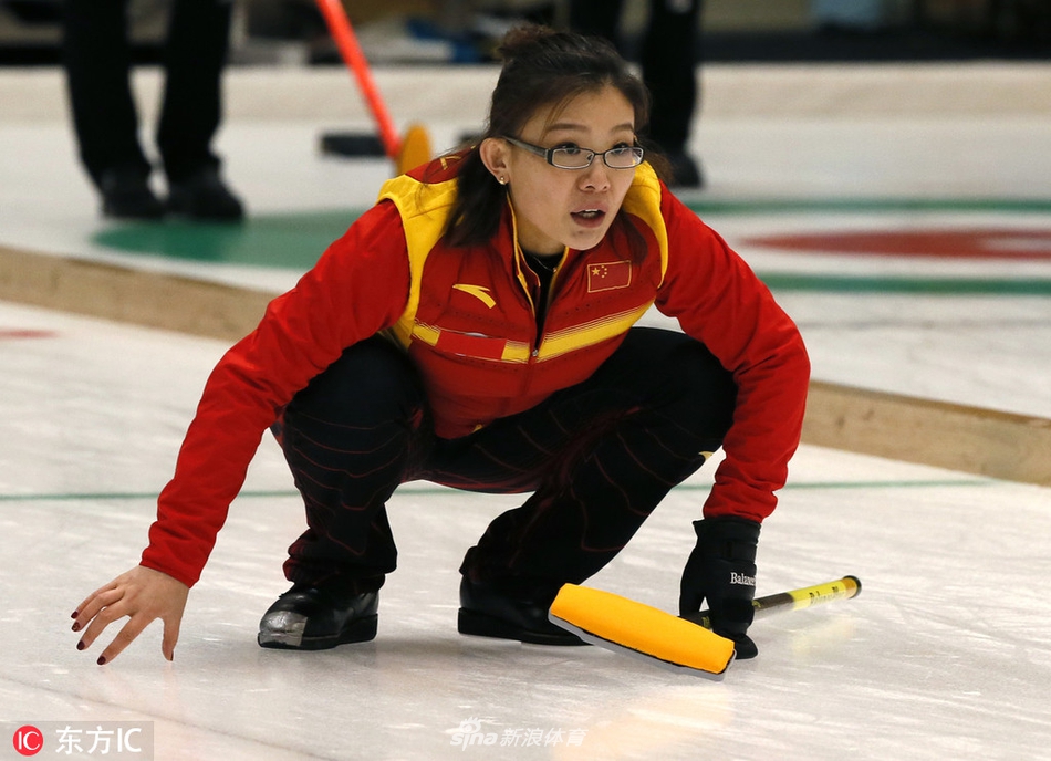 女子冰壶队队长王冰玉宣布退役