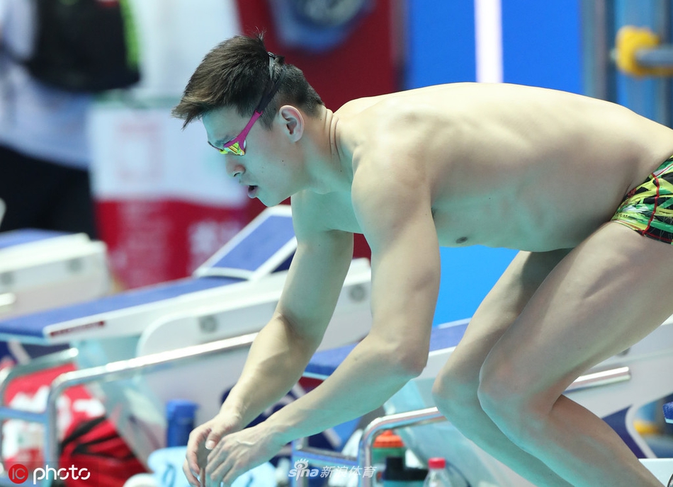 孙杨训练备战世锦赛