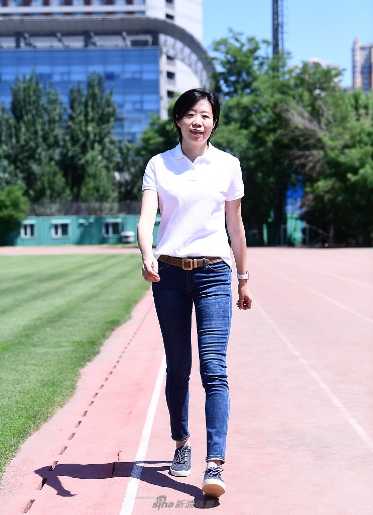 女排奥运冠军张越红出席徒步节活动