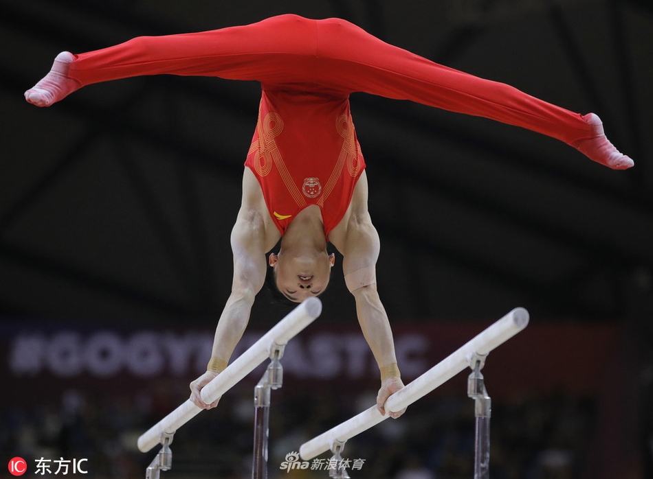 体操世锦赛邹敬园双杠卫冕