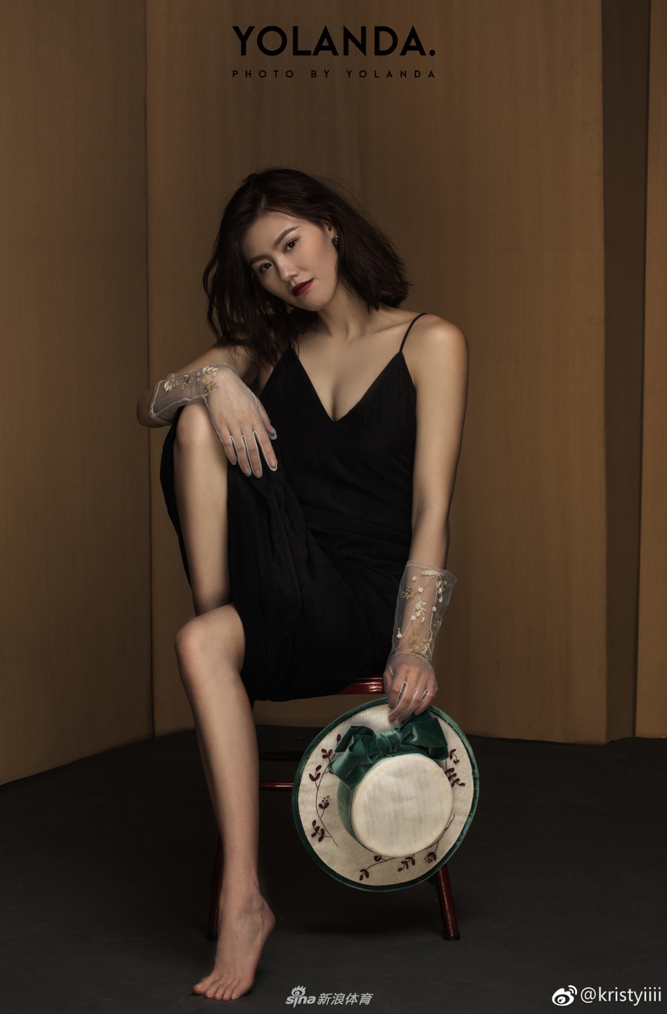 游泳女神刘湘性感写真 大秀事业线