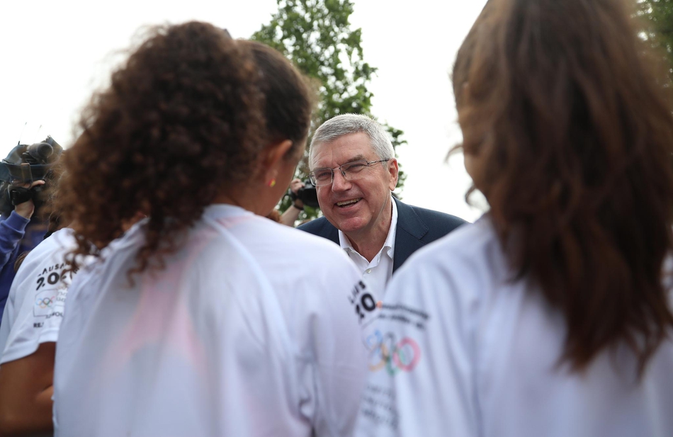 巴赫参加洛桑“奥林匹克日长跑”活动