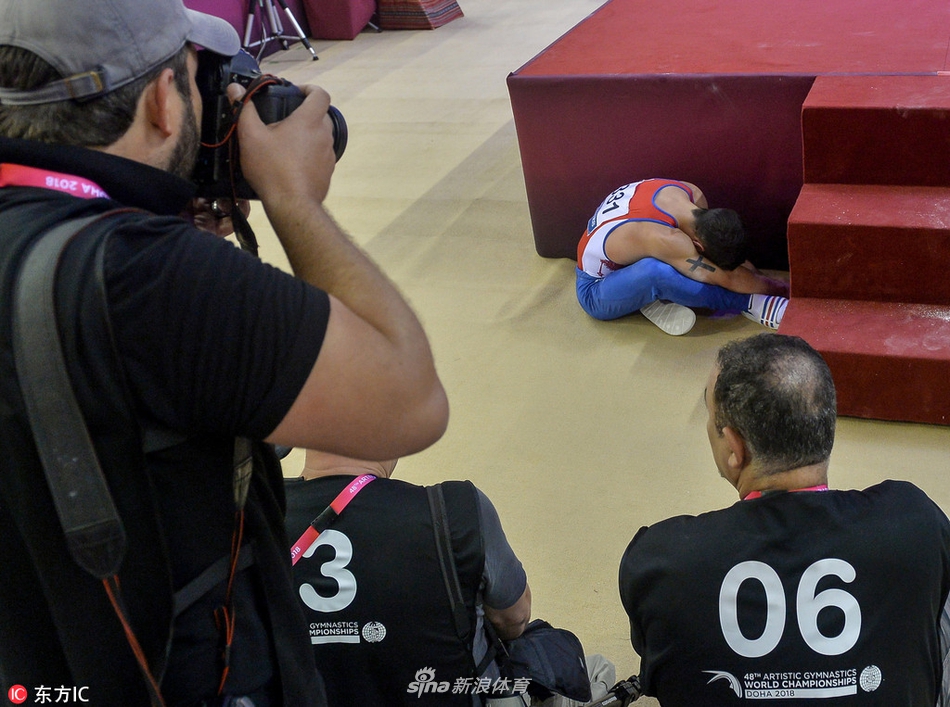 体操世锦赛中国男团惊险夺冠