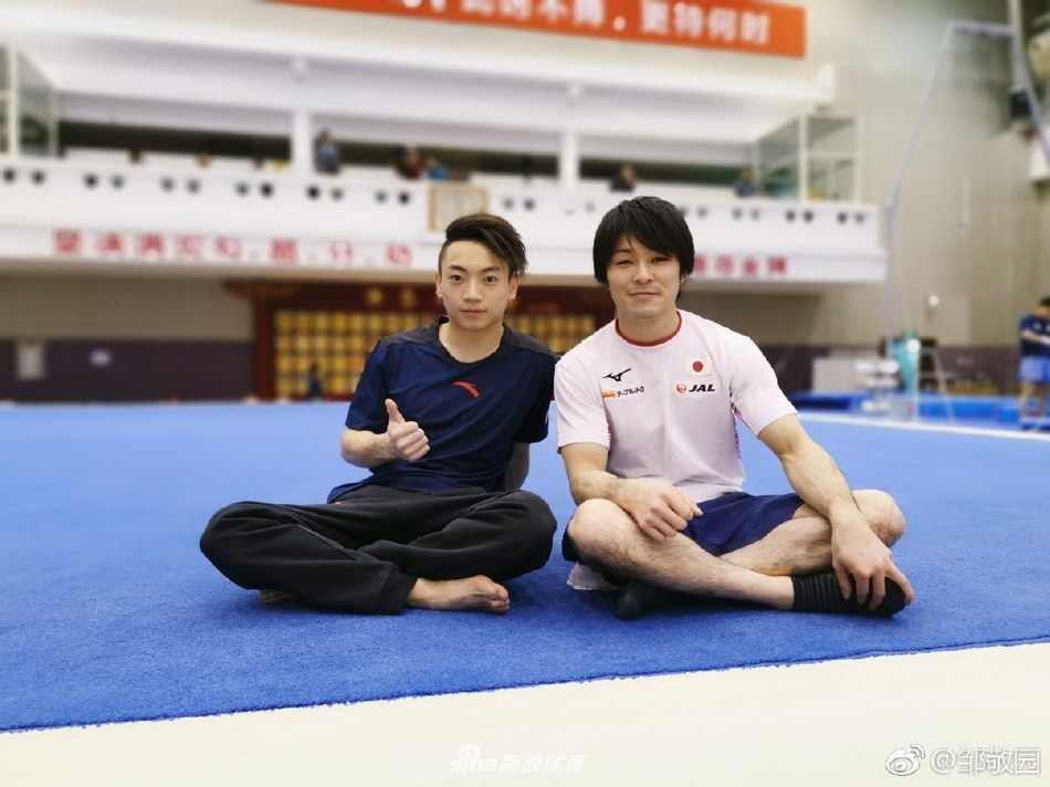 邹敬园肖若腾与内村航平合影_高清图集_新浪网