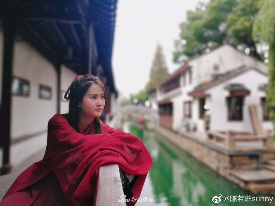 陈若琳古装照侠女气息十足