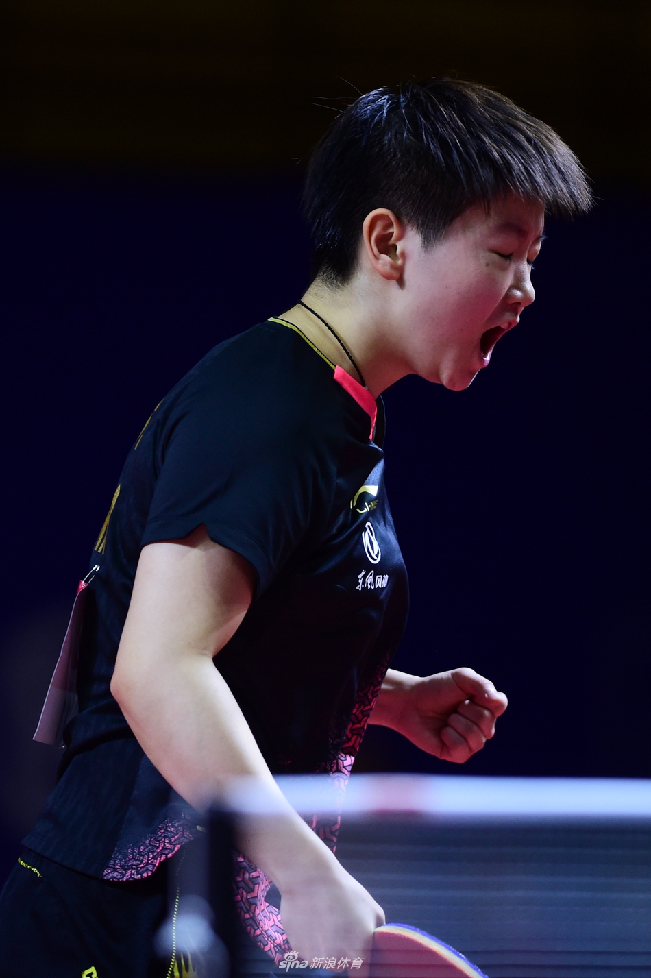 亚锦赛孙颖莎3-0胜刘诗雯夺冠