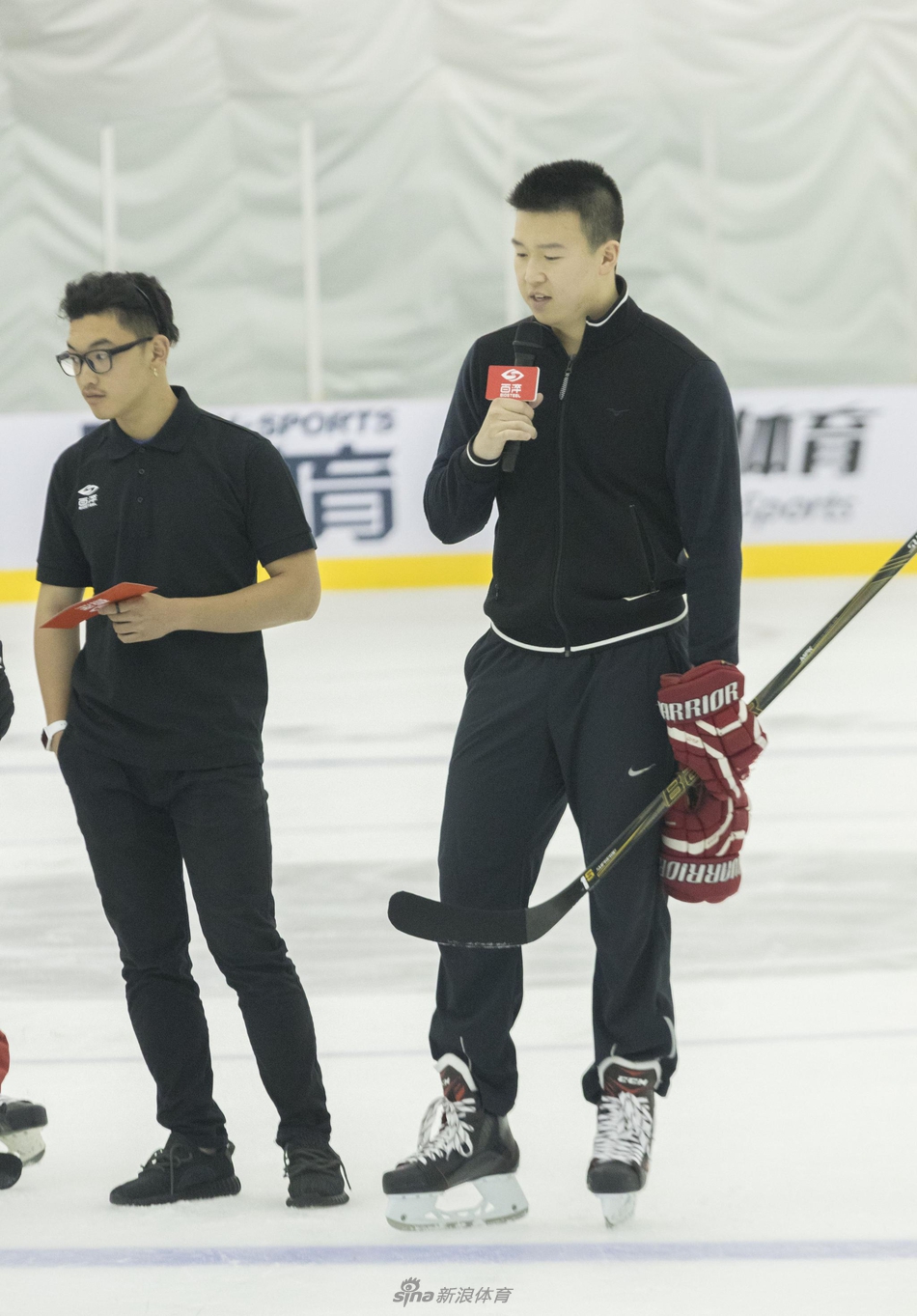 英如镝接受采访