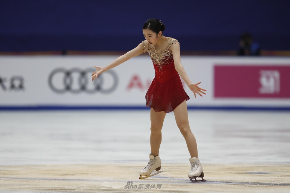 女单比赛中,日本小美女本田真凛获得第五.新浪体育 李欣/摄