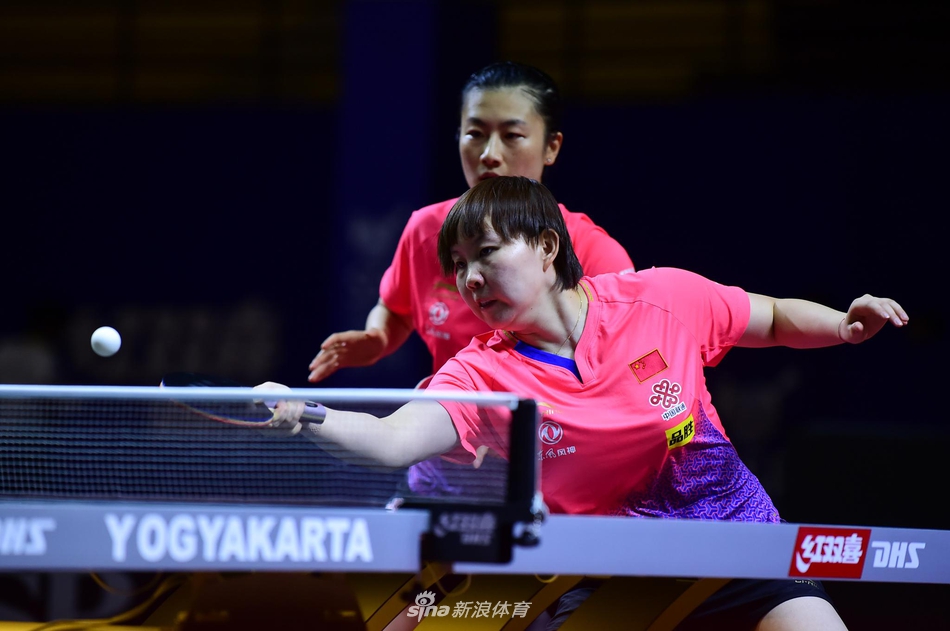 乒乓球亚锦赛丁宁/朱雨玲获女双冠军