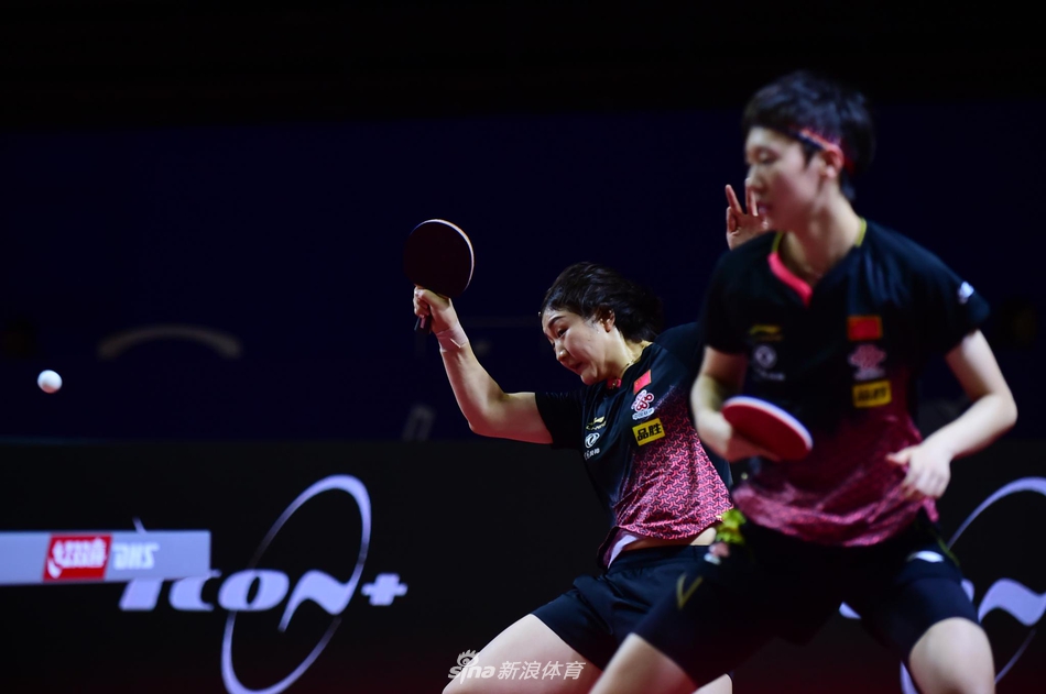 乒乓球亚锦赛丁宁/朱雨玲获女双冠军