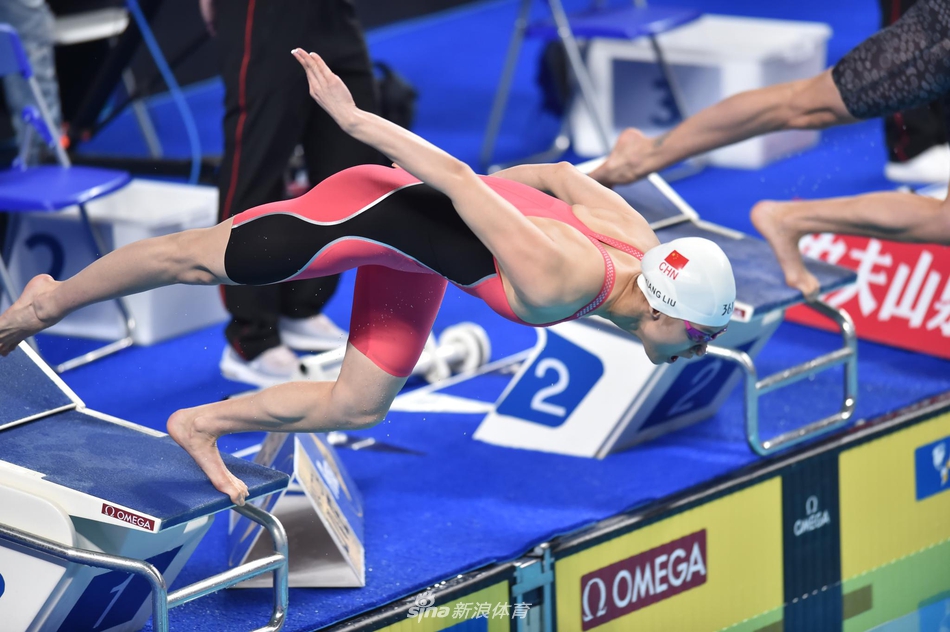 刘湘打破女子50米自由泳亚洲纪录