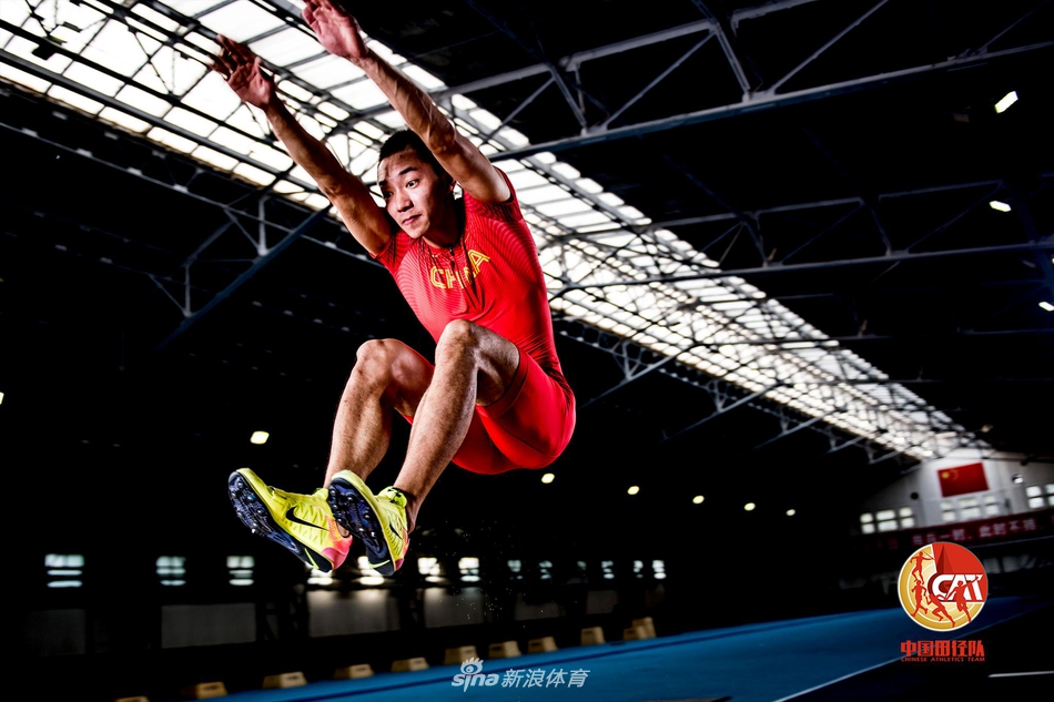 男子跳远 张耀广