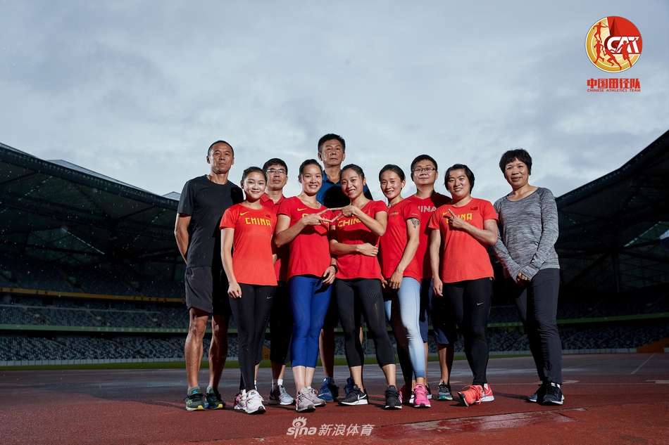 女子接力组大合影