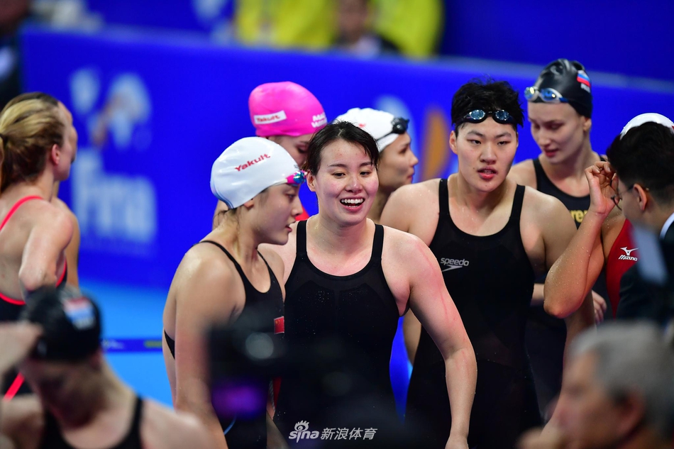 新浪直击世锦赛傅园慧摘银欣喜若狂