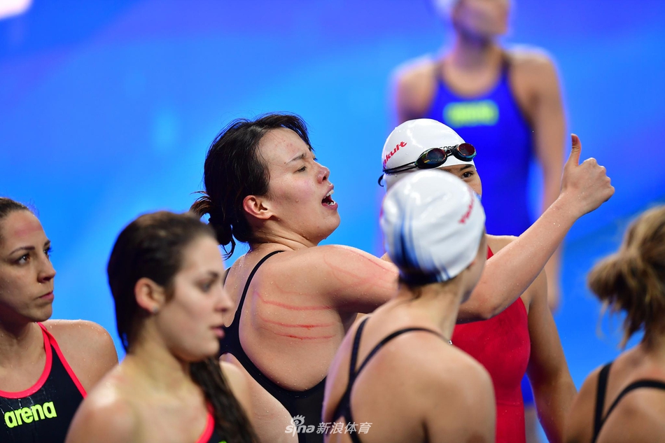 新浪直击世锦赛傅园慧摘银欣喜若狂
