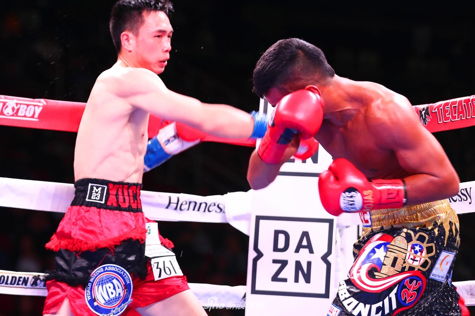 新浪直击徐灿赢得WBA世界金腰带