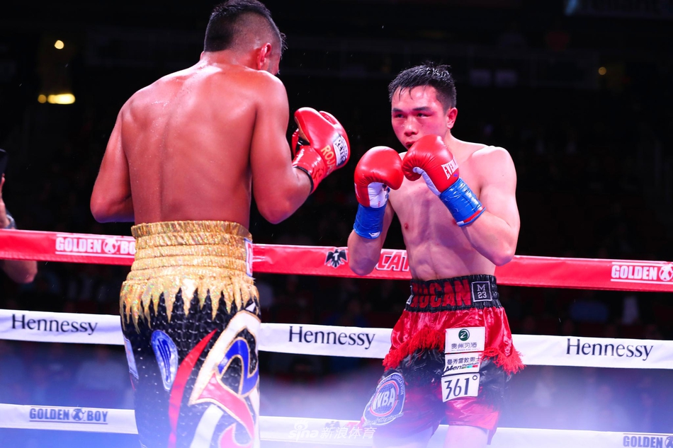 新浪直击徐灿赢得WBA世界金腰带