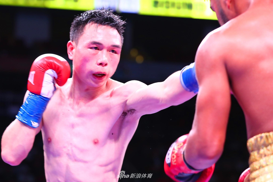 新浪直击徐灿赢得WBA世界金腰带