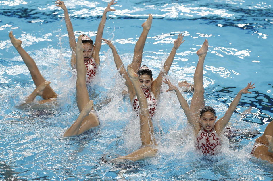 新浪直击花样游泳全国冠军赛