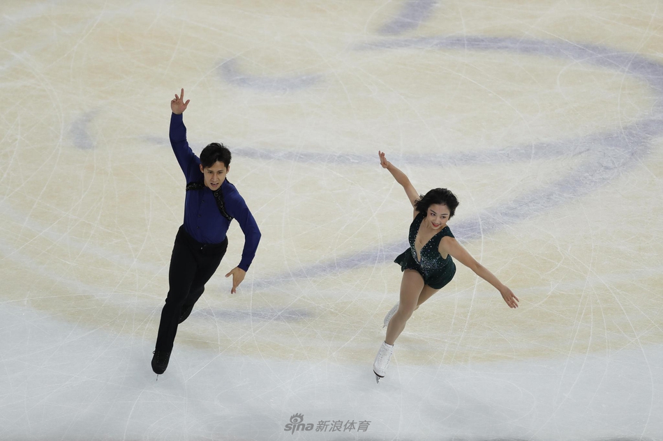新浪直击花滑中国杯隋文静/韩聪夺冠