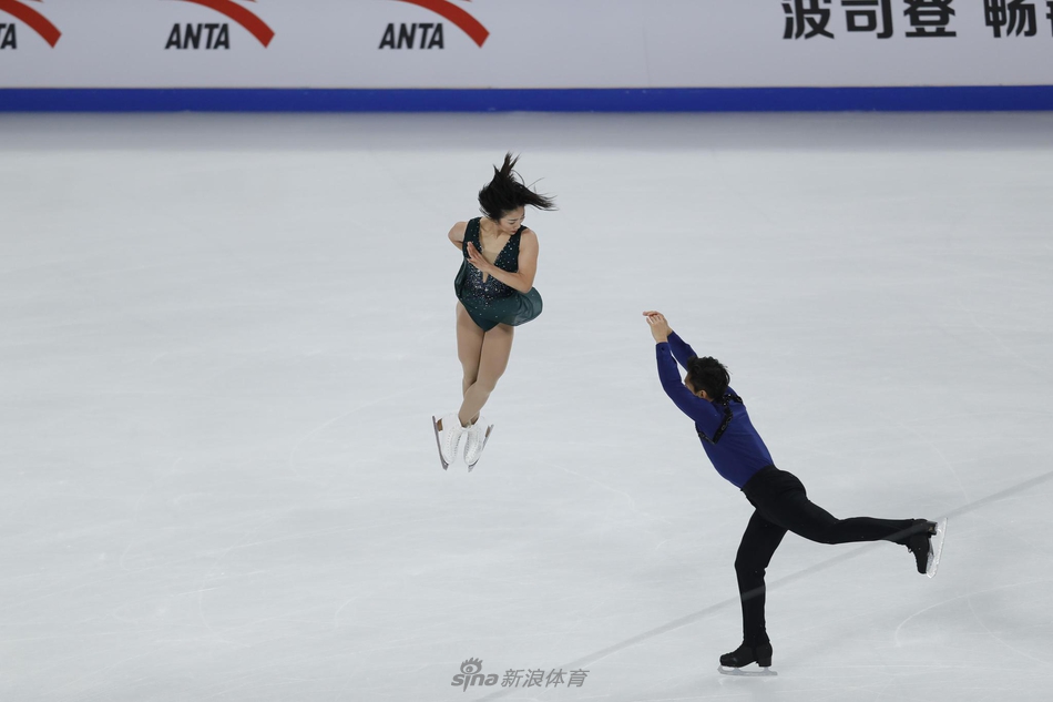 新浪直击花滑中国杯隋文静/韩聪夺冠