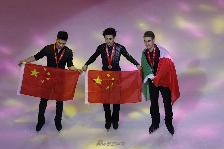 新浪直击花滑中国杯男单颁奖仪式
