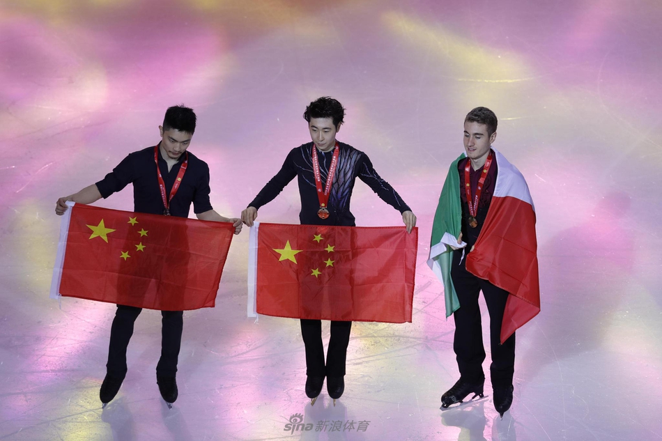新浪直击花滑中国杯男单颁奖仪式