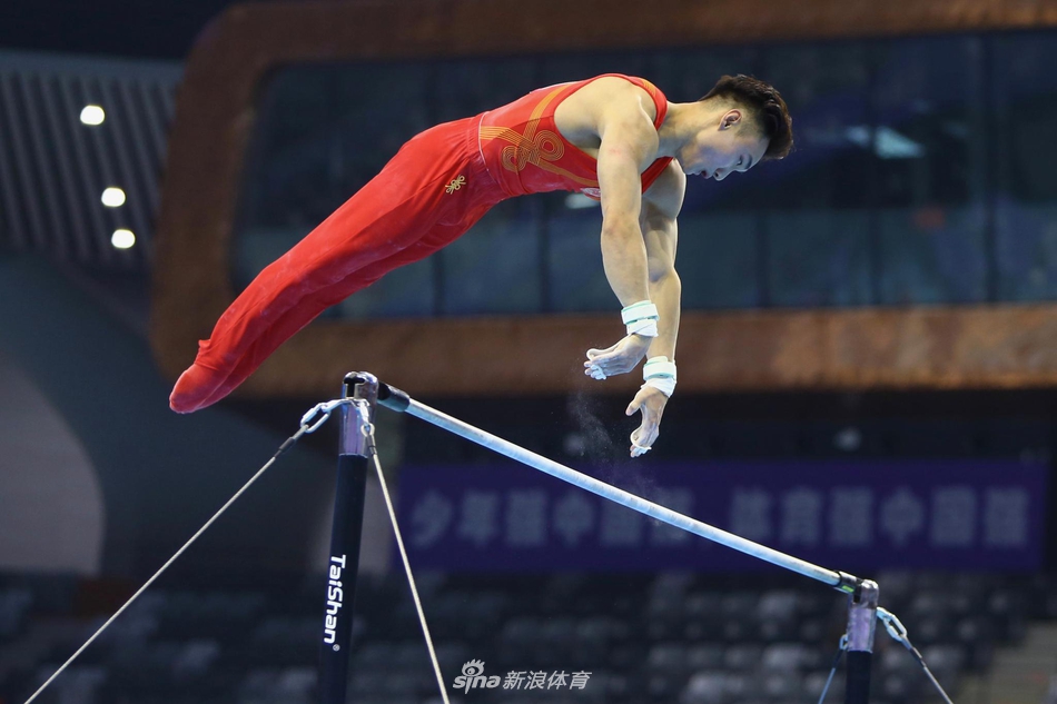 全国体操锦标赛孙炜夺得男子全能金牌
