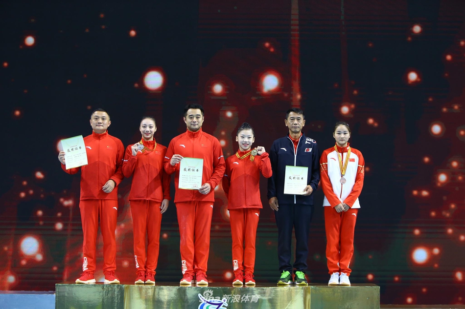 体操全锦赛女子跳马祁琦夺冠